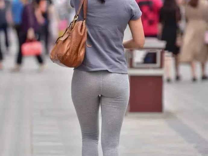 紧身裤搭配上衣秘籍 穿对款式瞬间提升时尚感