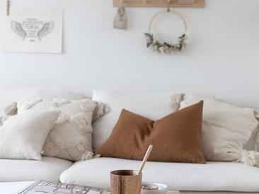 白色穿搭万能公式？这些神仙配色让你美出新高度