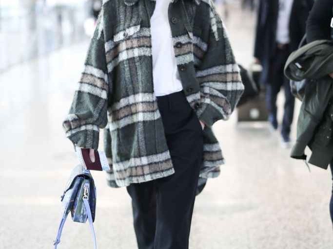 格子裤配外套万能公式 穿出时髦不费劲