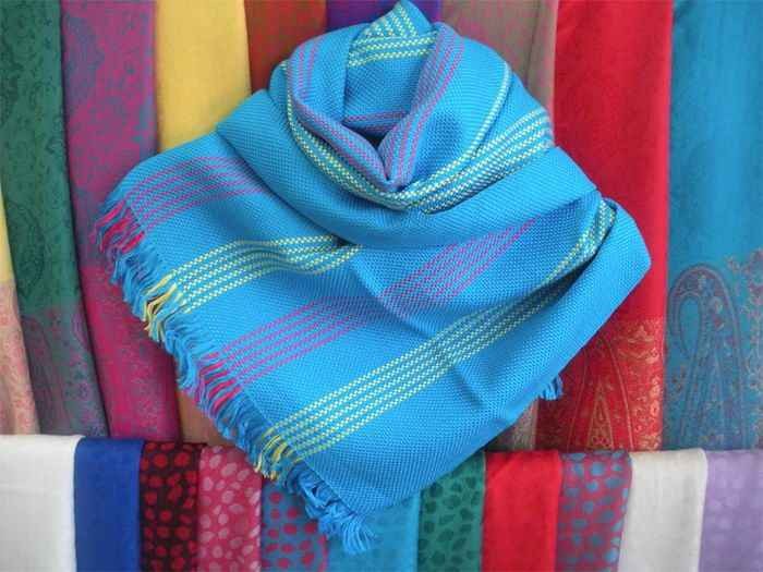 冬日围巾挑花眼？一篇讲透各种材质怎么选才不踩坑