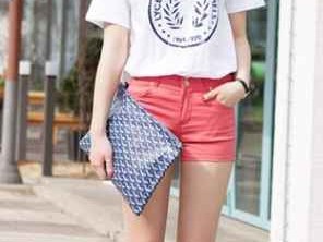 粉色裤子搭配上衣的时尚秘诀让你靓翻全场