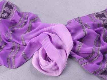 秋冬围巾颜色选择指南 点亮你的造型与心情