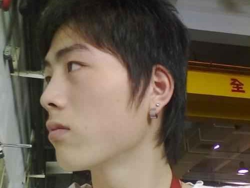 男生帅气的秘密藏在基因和教养里