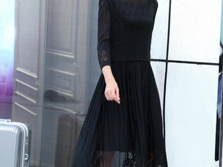 黑色连衣裙搭配鞋子秘诀 轻松穿出高级感