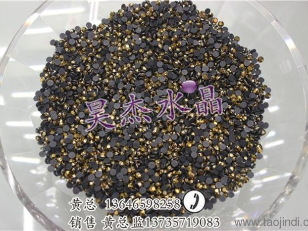 给衣服施点闪亮魔法 带你认识神奇的烫钻