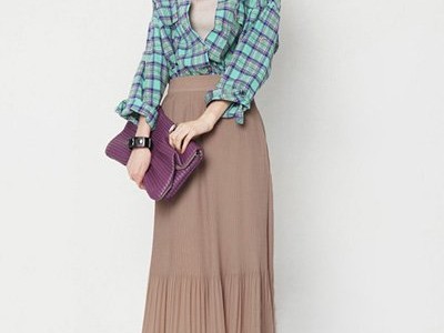 绿色T恤配裙子全攻略 肤色款式场合一篇搞定