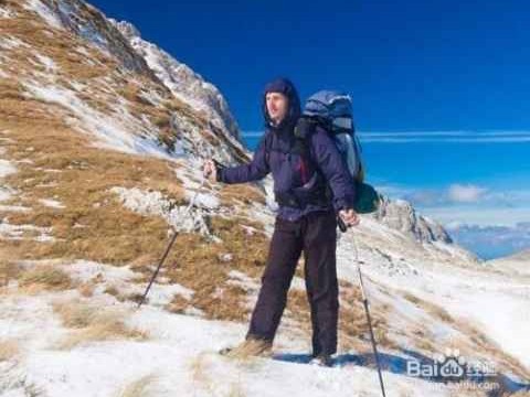 爬山穿搭全攻略 让你轻松应对山野挑战